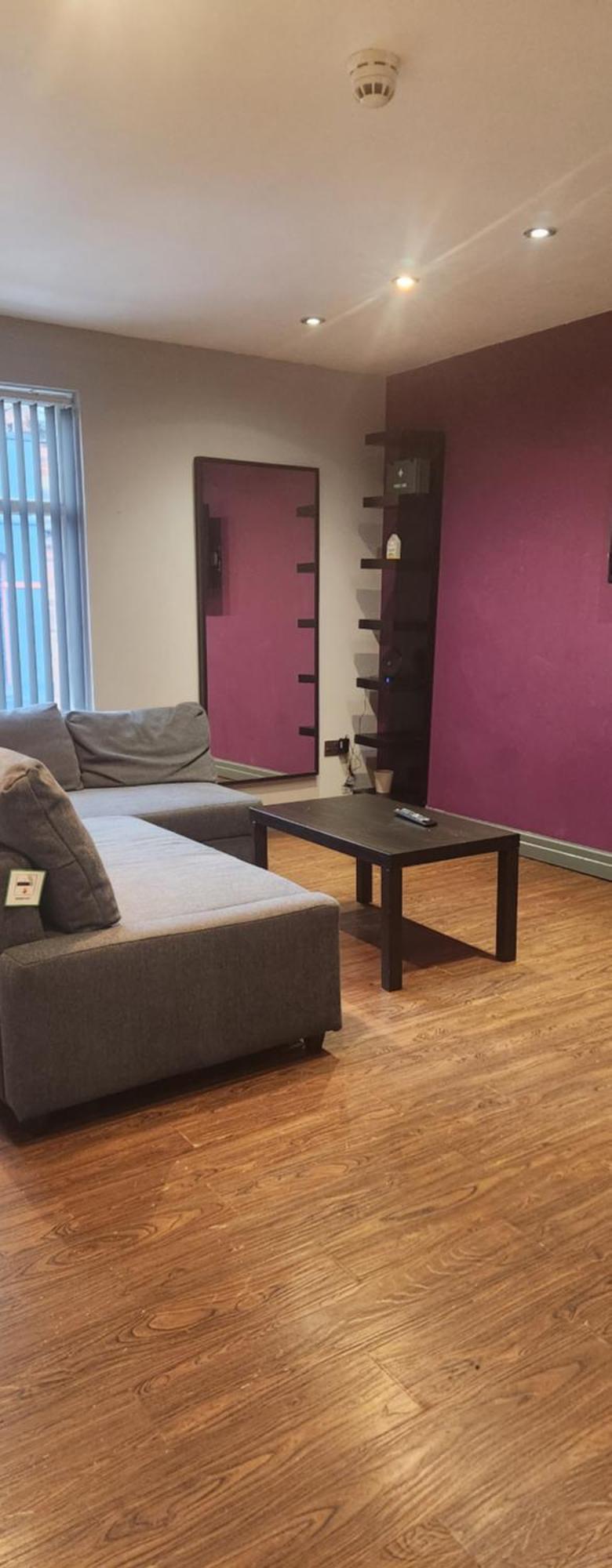 Lewis Apartment In The Heart Of The Northern Quarter Sleeps Up To 12 — Photos 2