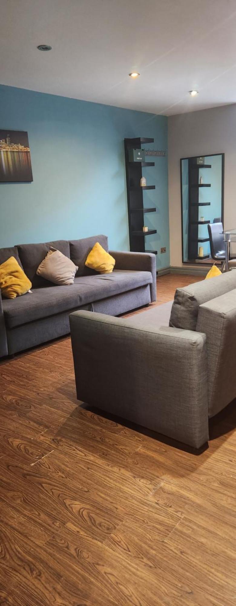 Lewis Apartment In The Heart Of The Northern Quarter Sleeps Up To 12 — Photos 1