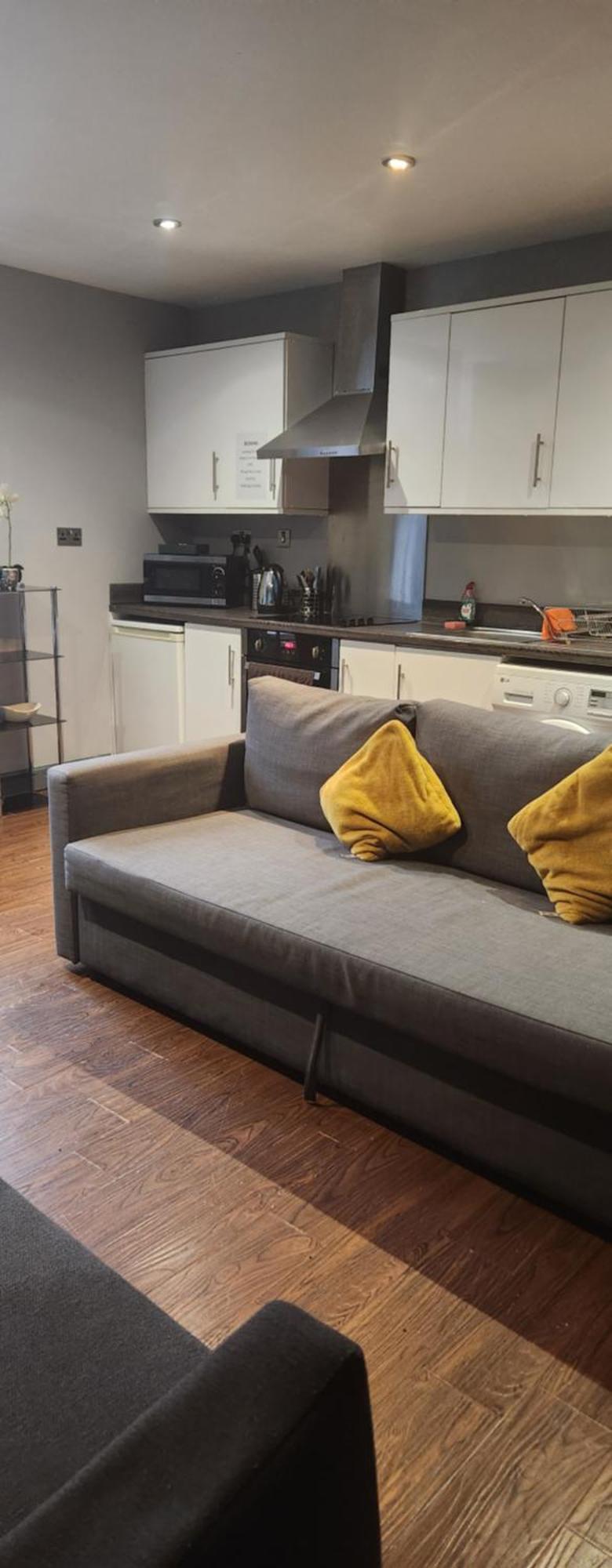 Lewis Apartment In The Heart Of The Northern Quarter Sleeps Up To 12 — Photos 3